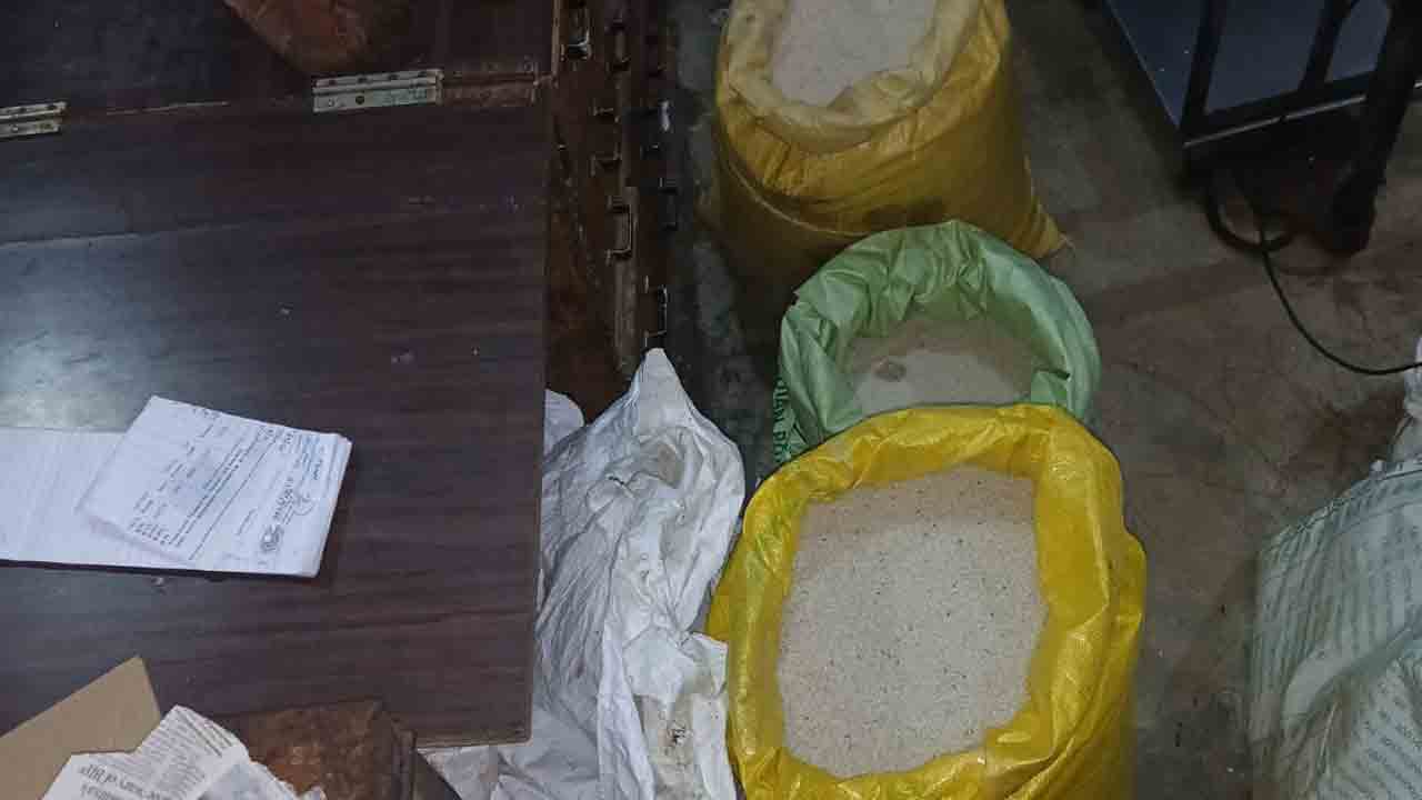 PDS rice | పిడిఎస్ బియ్యం పట్టివేత.. ఇద్దరిపై కేసు నమోదు