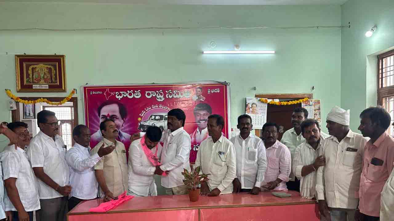 BRS | బీఆర్ఎస్లో చేరిన బీజేపీ నేత గుగులోతు లక్ష్మణ్ నాయక్