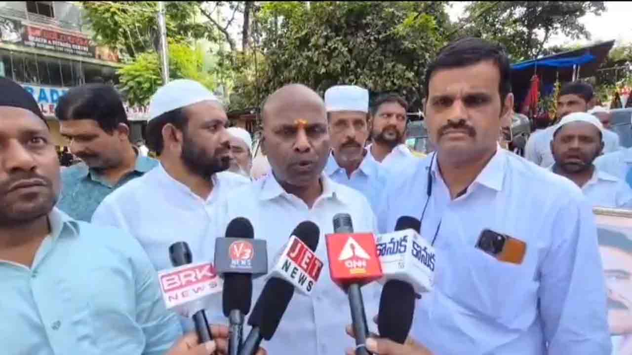 PJR Fans | న‌వీన్ యాద‌వ్ క్ష‌మాప‌ణ చెప్పాలి.. పీజేఆర్ అభిమానుల డిమాండ్