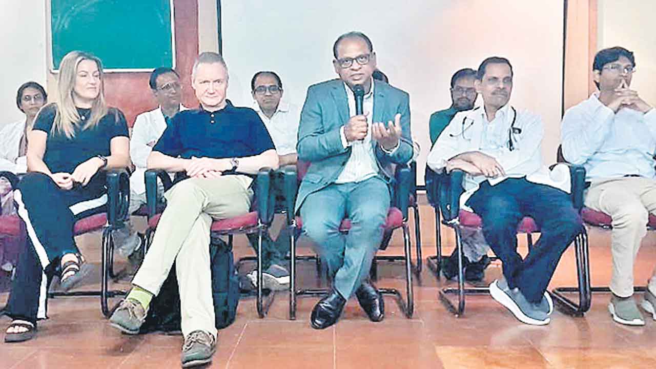 నిరుపేద చిన్నారుల జీవితాల్లో వెలుగులు నింపుతున్నాం