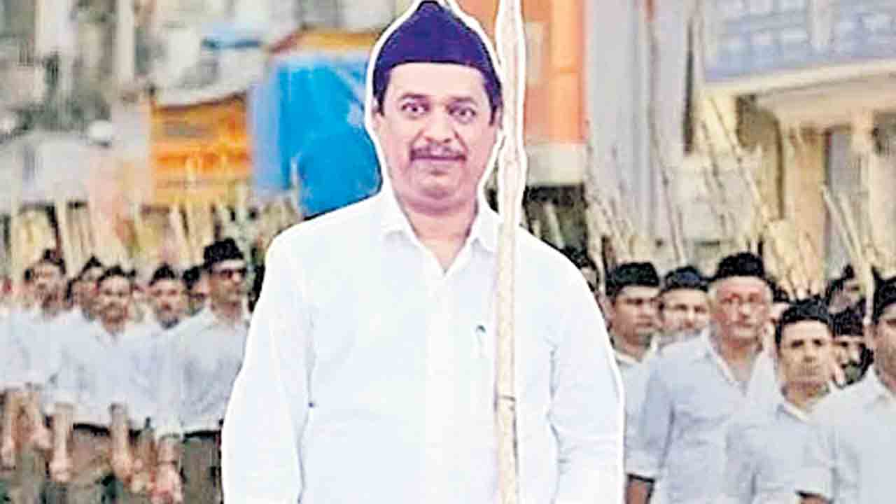 సనాతనులతో కలిసి తిరగొద్దు.. ఆరెస్సెస్‌, సంఘ్‌ పరివార్‌లతో జాగ్రత్త: సీఎం సిద్ధ రామయ్య