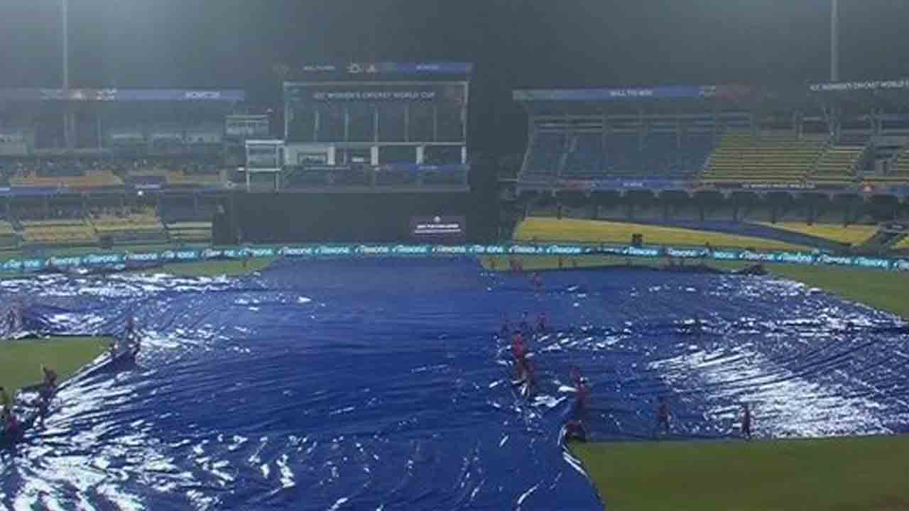 SLW vs NZW | కొలంబోలో భారీ వర్షం.. న్యూజిలాండ్‌ ఇన్నింగ్స్‌ సాధ్యమయ్యేనా..?