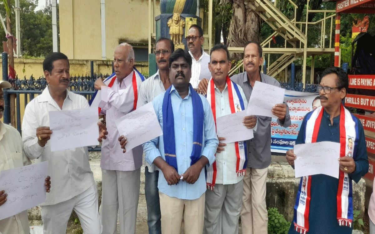 Kothagudem Urban : ఆడలేక మద్దెల ఓడినట్టుగా ఉంది కాంగ్రెస్ పార్టీ వ్యవహారం : పూల రవీందర్