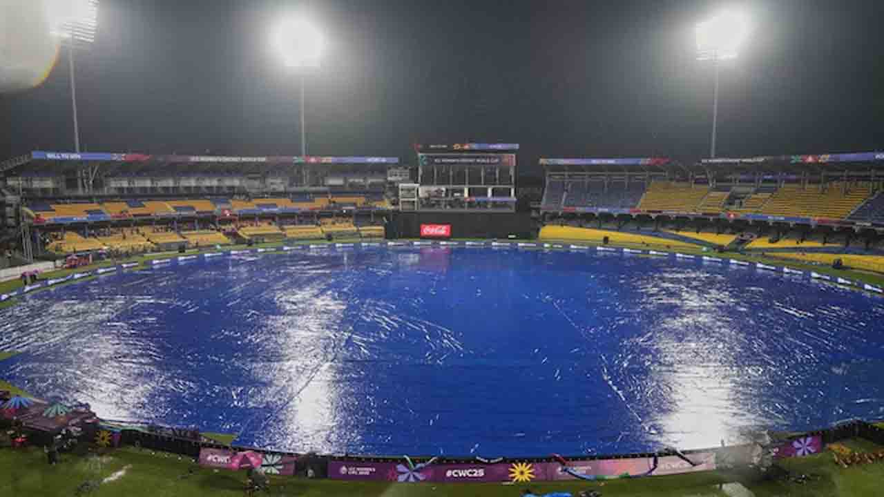 SLW vs  AUSW | శ్రీలంక ఆశలపై నీళ్లు చల్లిన వాన.. టాస్ పడకుండానే మ్యాచ్ రద్దు..!