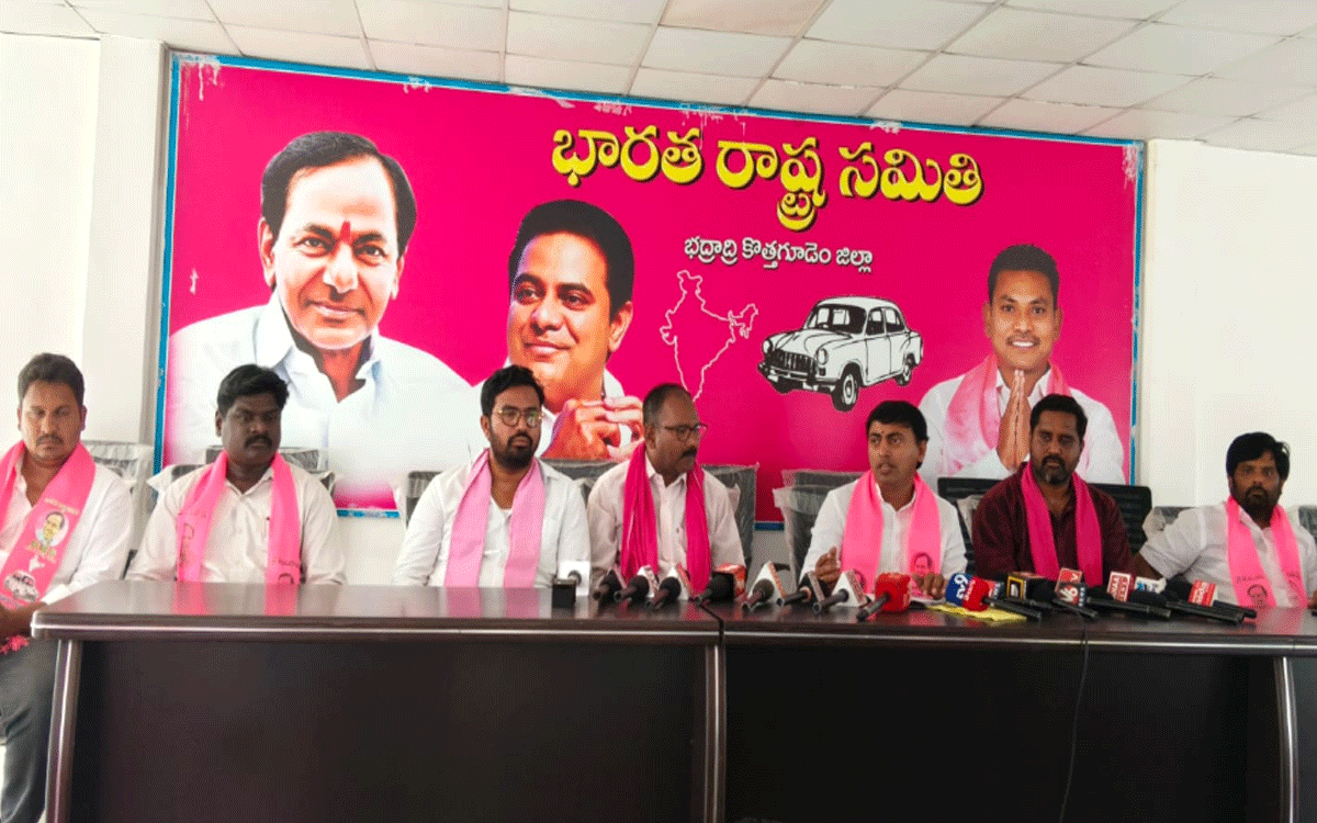 Kothagudem Urban : కాంగ్రెస్‌ను భూస్థాపితం చేసే పనిలో రేవంత్ రెడ్డి : ఏనుగుల రాకేశ్‌ రెడ్డి