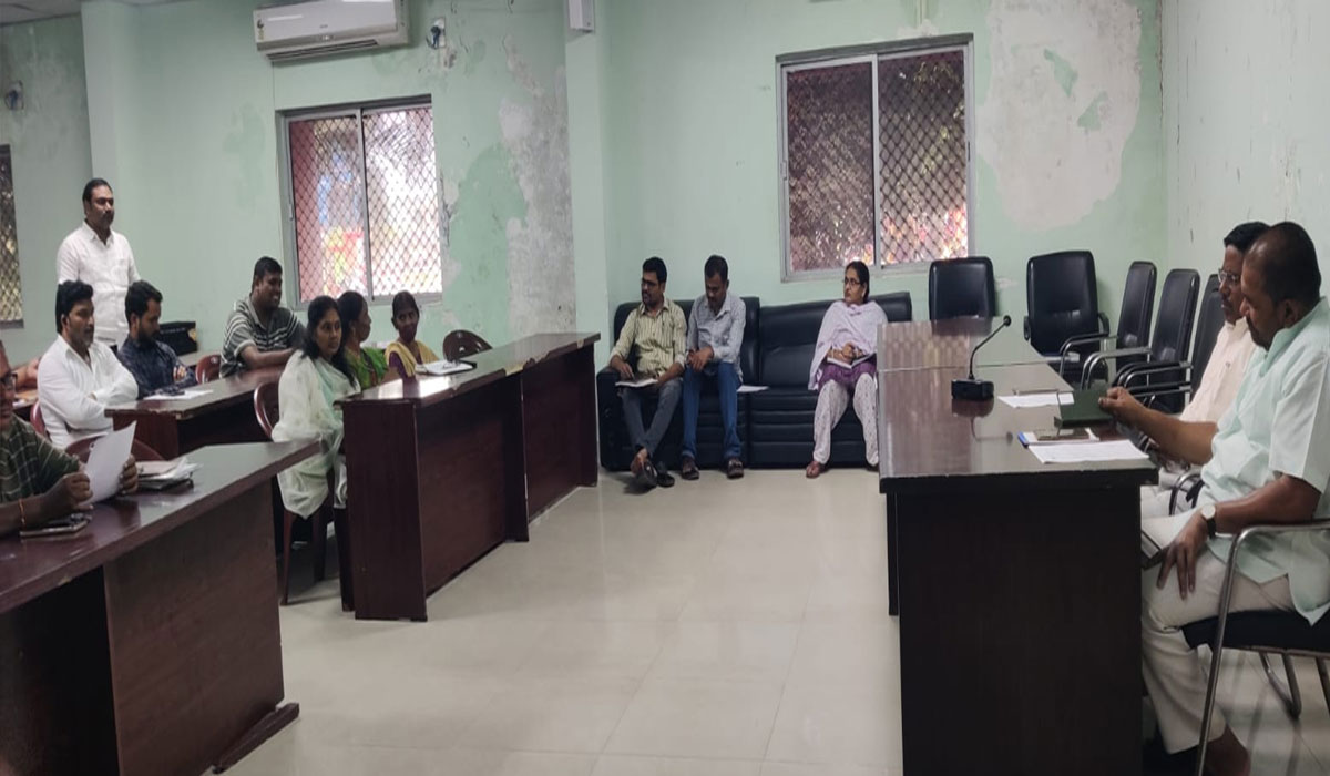 Ramagundam Baldia | ప్లాస్టిక్ నిషేధంపై రామగుండం బల్దియా ఉక్కు పాదం.. మూడు రోజుల గడువు కోరిన వ్యాపారులు