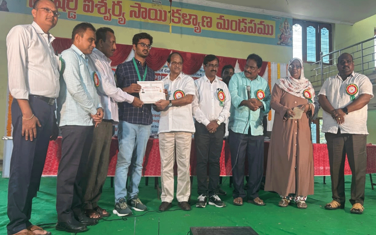 Nakrekal : నాలుగు నియ‌మాల‌తో ప్ర‌తి విద్యార్థి అత్యున్న‌త స్థాయికి : ఆచార్య పిల్లలమర్రి రాములు