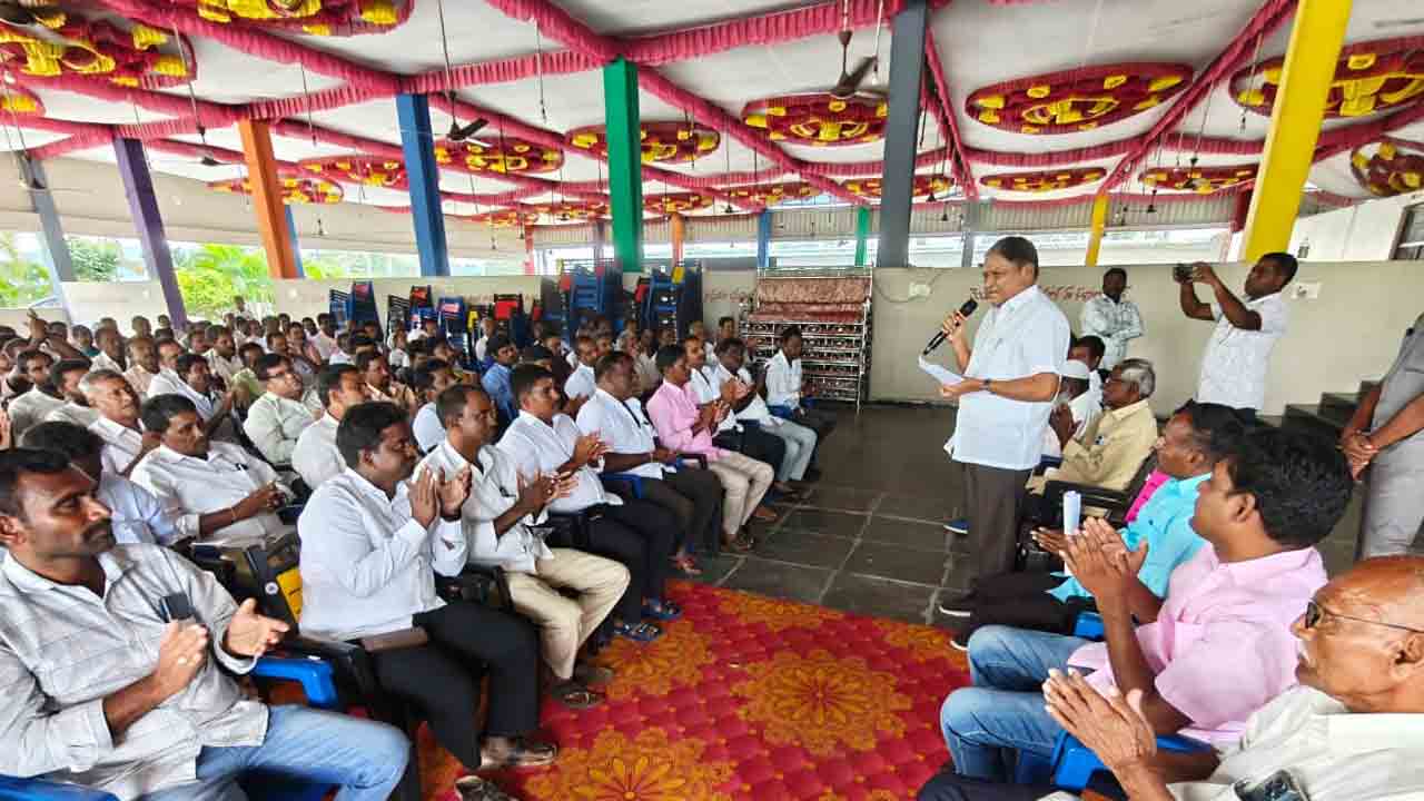 Congress | కాంగ్రెస్‌ను ఓడించేందుకు యూరియా సమస్యలు చాలు : మాజీ ఎమ్మెల్యే రెడ్యానాయక్