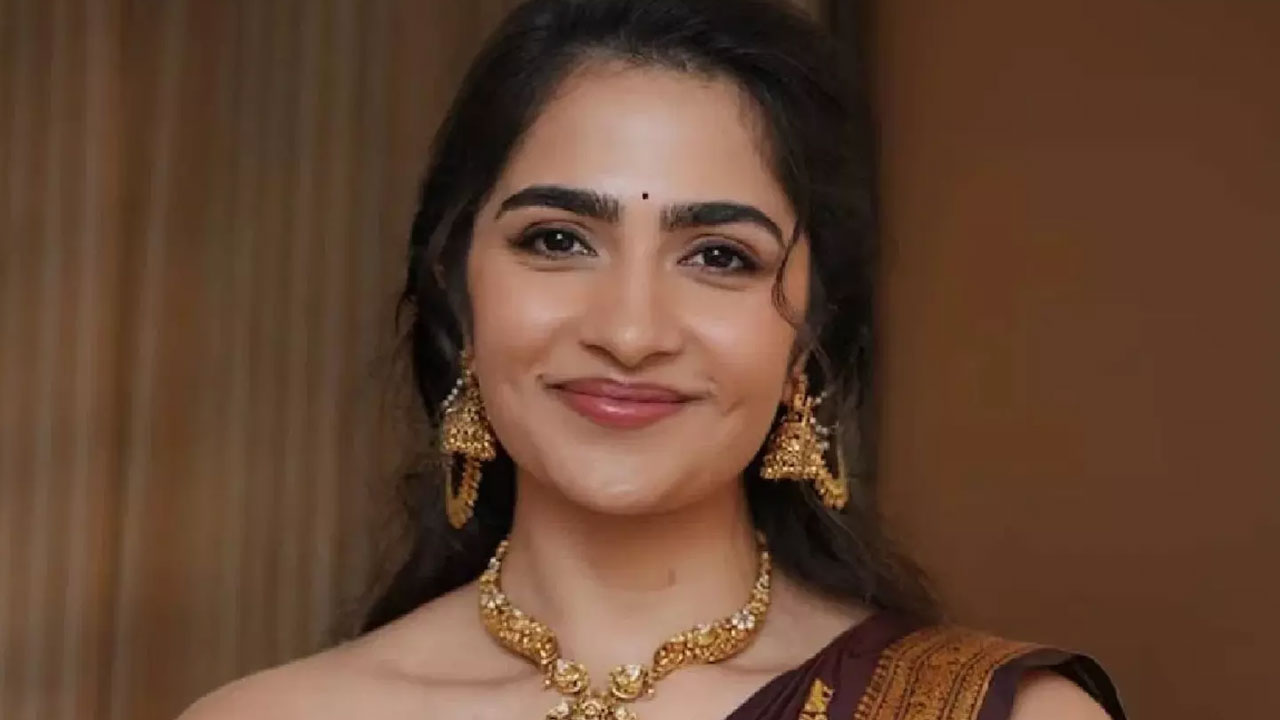 Rukmini Vasanth | కాంతారా 1 తర్వాత ట్రెండింగ్‌లో రుక్మిణి వసంత్ .. ఆమె అల‌వాట్లు విని అంద‌రు షాక్