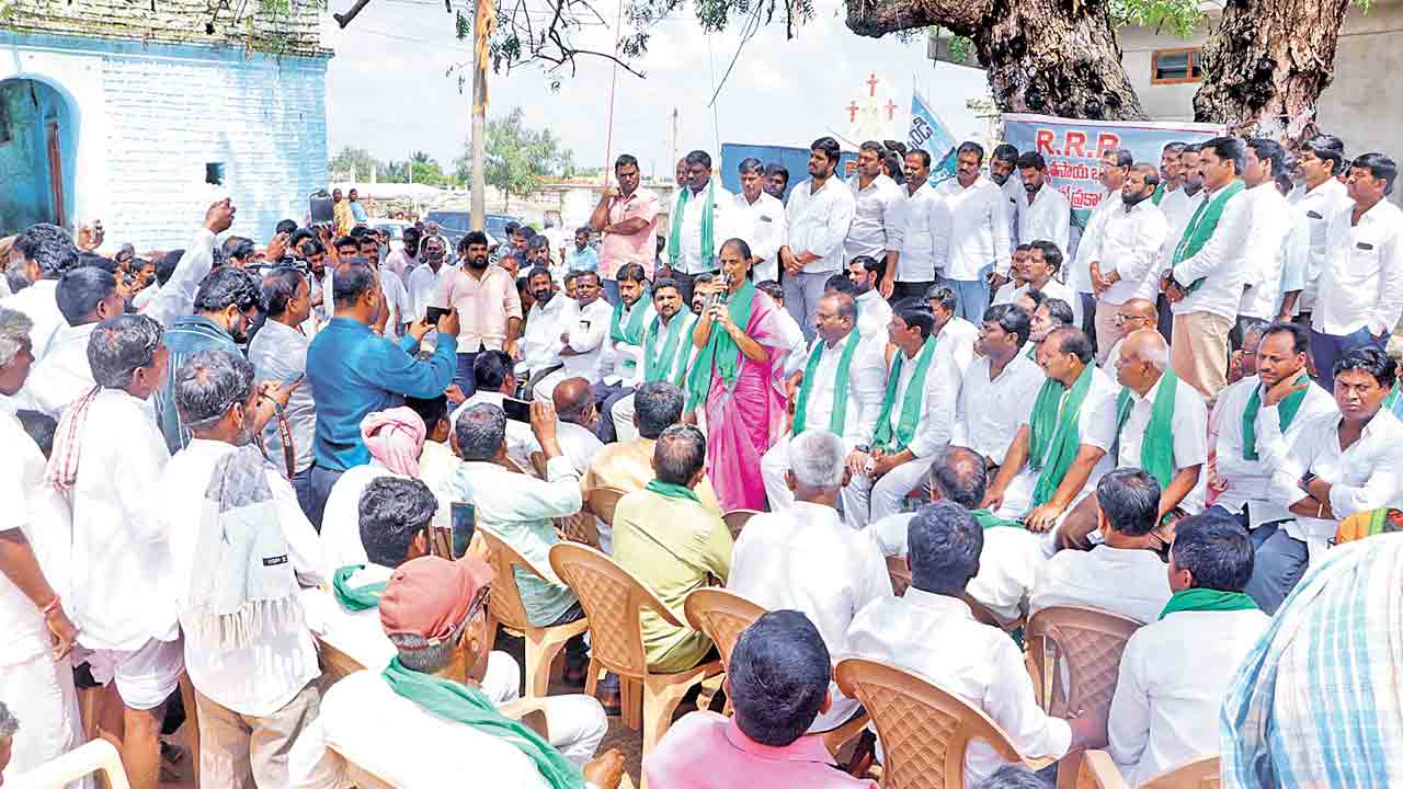 భూబాధితులకు బాసటగా.. సబితా ఇంద్రారెడ్డి ఆగ్రహం