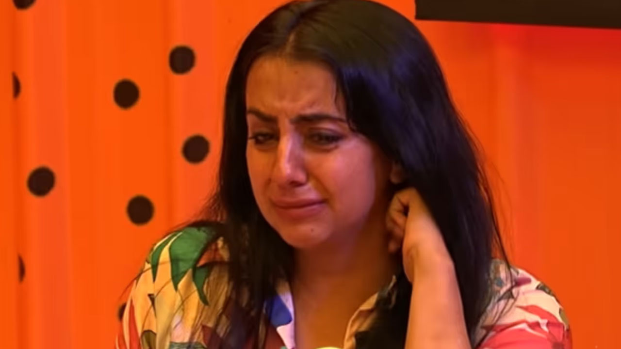 Bigg Boss 9| డేంజర్ జోన్‌లో హోరాహోరీ పోరు .. క‌న్నీళ్లు పెట్టుకున్న సంజనా భరణిపై తనూజ ఫైర్!