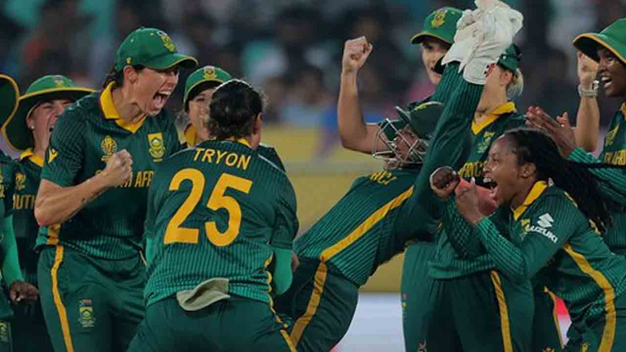 INDW vs SAW | రీచా హాఫ్ సెంచరీ వృథా.. సిక్సర్లతో సఫారీలను గెలిపించిన డీక్లెర్క్