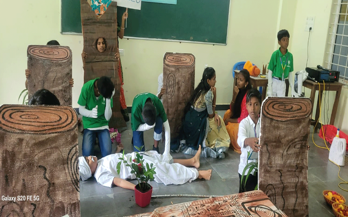 Ramagiri : విద్యార్థులు సైన్స్‌పై ప‌ట్టు సాధించాలి : డీఈఓ భిక్షపతి