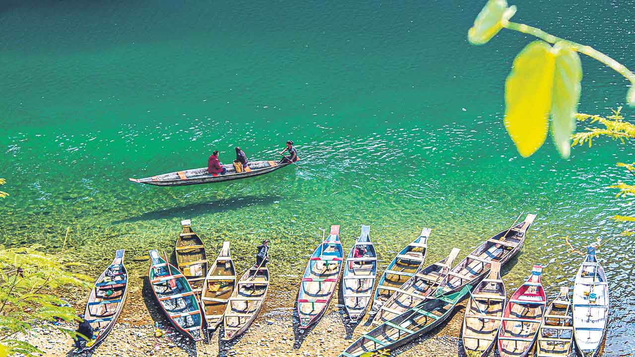 సరిహద్దుల్లో సరదాగా..