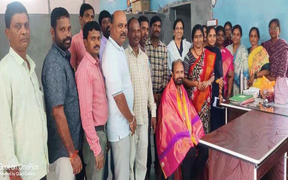 Karepally : రాష్ట్ర టీజీఓ నేత శేషుప్రసాద్‌కు సన్మానం
