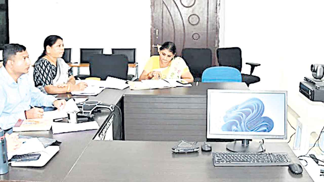 ఎస్ఐఆర్ ఓటర్ల జాబితాను సిద్ధం చేయాలి