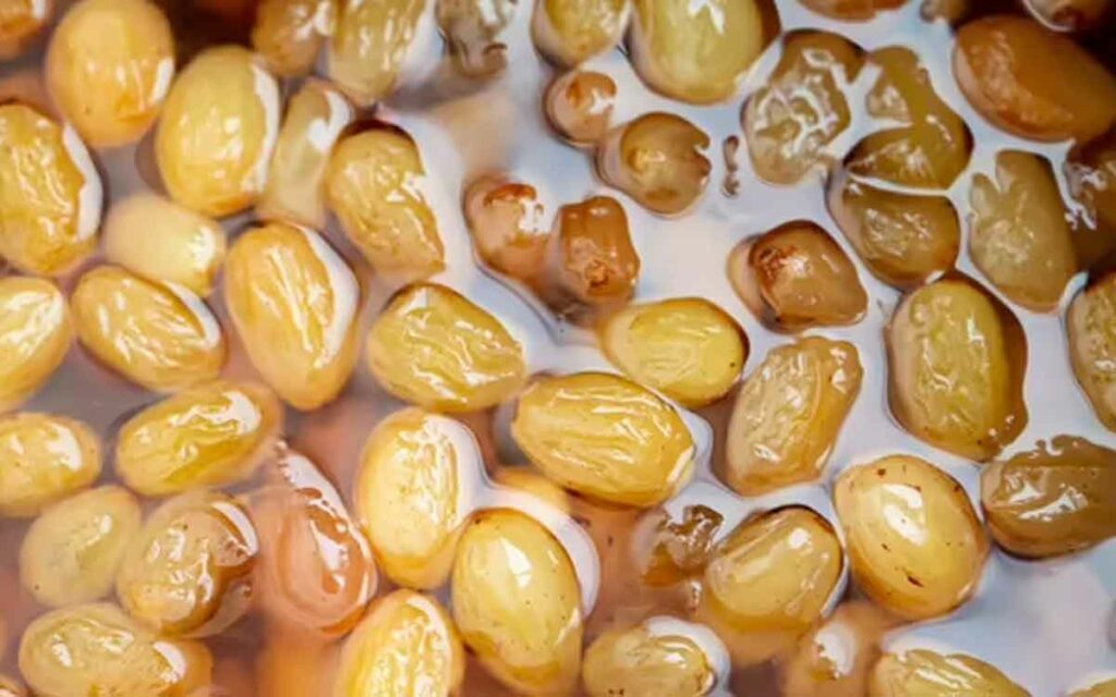 Soaked Raisins Water