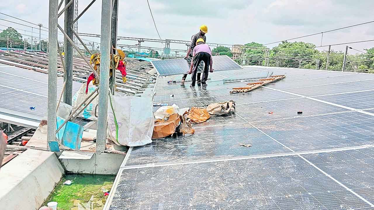 ఇక సోలార్‌ స్టేషన్లు..