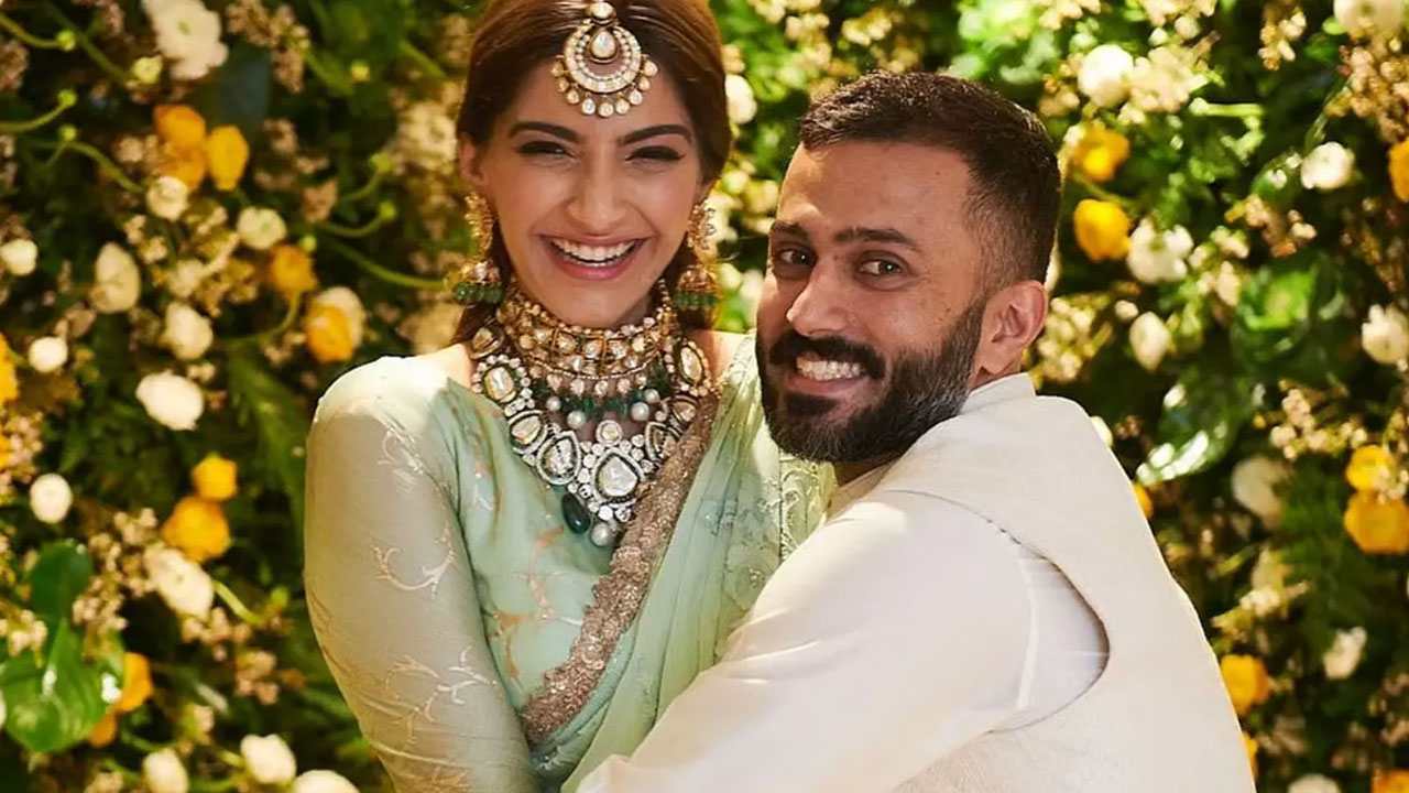 Sonam Kapoor | మళ్లీ తల్లికాబోతున్న సోనమ్ కపూర్ .. బాలీవుడ్‌లో జోరుగా వినిపిస్తున్న వార్తలు!