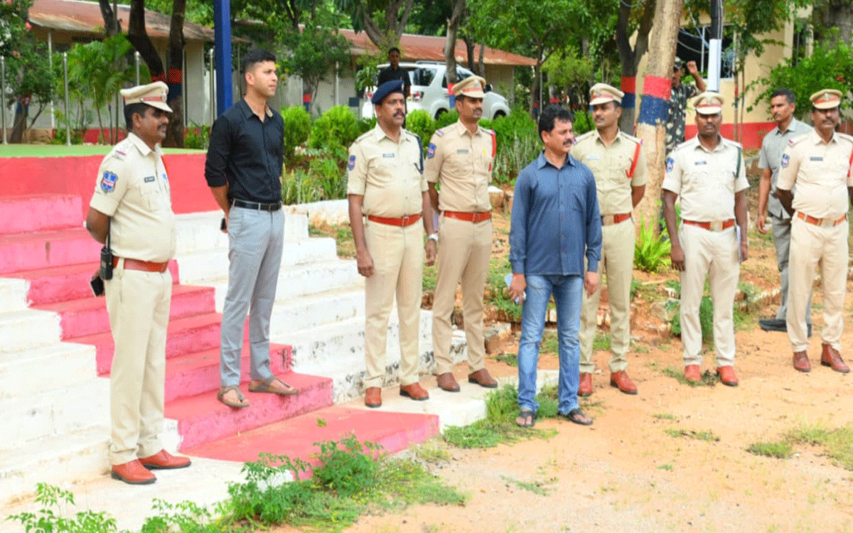 Nalgonda : రౌడీ షీటర్లకు ఎస్పీ శరత్ చంద్ర పవార్ కౌన్సెలింగ్