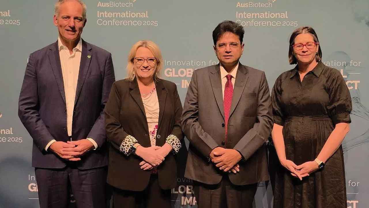 లైఫ్‌సైన్సెస్‌లో లక్ష కోట్ల పెట్టుబడులే లక్ష్యం