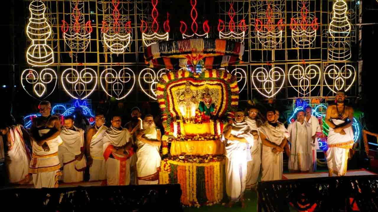 Srisailam | శ్రీశైలంలో కార్తీక మాసోత్స‌వాలు.. పాతాళ‌గంగ వ‌ద్ద కృష్ణ‌మ్మ‌కు హార‌తి