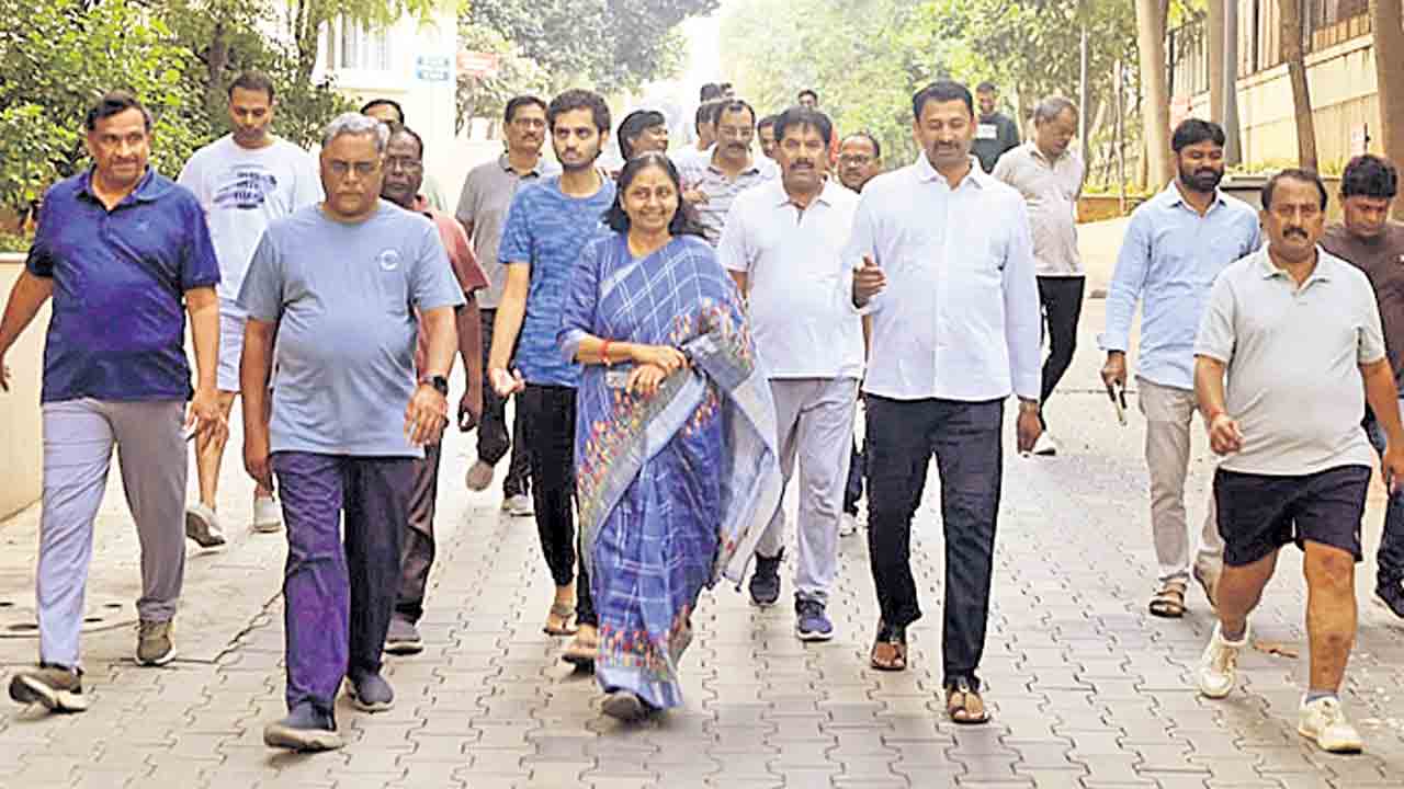 అడిగితే కాదనకుండా నిధులిచ్చారు..