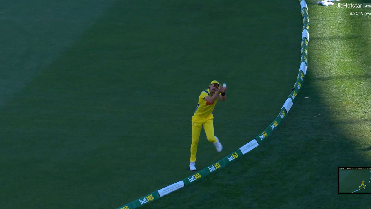 Mitchell Starc: బౌండ‌రీలైన్ వ‌ద్ద అద్భుత‌మైన క్యాచ్ ప‌ట్టిన స్టార్క్ ..