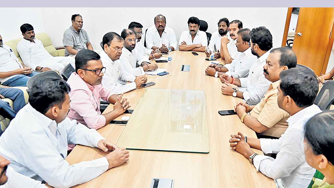 కాంగ్రెస్‌ డ్రామా బట్టబయలు!.. జీవోలతో కోటా సాధ్యం కాదని తేలిపాయె!