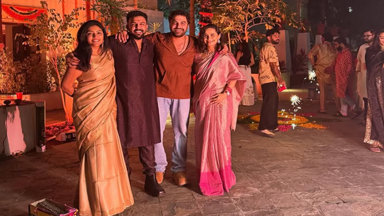 Heroine | ఆ డైరెక్ట‌ర్‌తో పీక‌ల్లోతు ప్రేమ‌లో తెలుగు హీరోయిన్ ?.. నెట్టింట వైర‌ల్ అవుతున్న పిక్స్