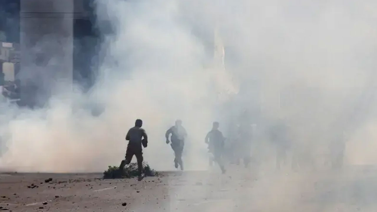 Pakistan: ఇజ్రాయిల్‌కు వ్య‌తిరేకంగా పాకిస్థాన్‌లో ఆందోళ‌న‌..  టీఎల్‌పీ వ‌ర్క‌ర్ల‌పై పోలీసుల దాడి