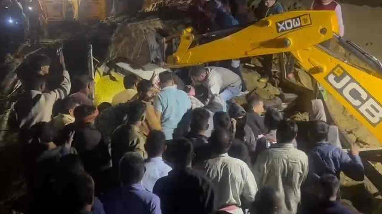 హిమాచ‌ల్ ప్ర‌దేశ్‌లో విరిగిప‌డ్డ కొండ‌చ‌రియ‌లు.. 15 మంది మృతి