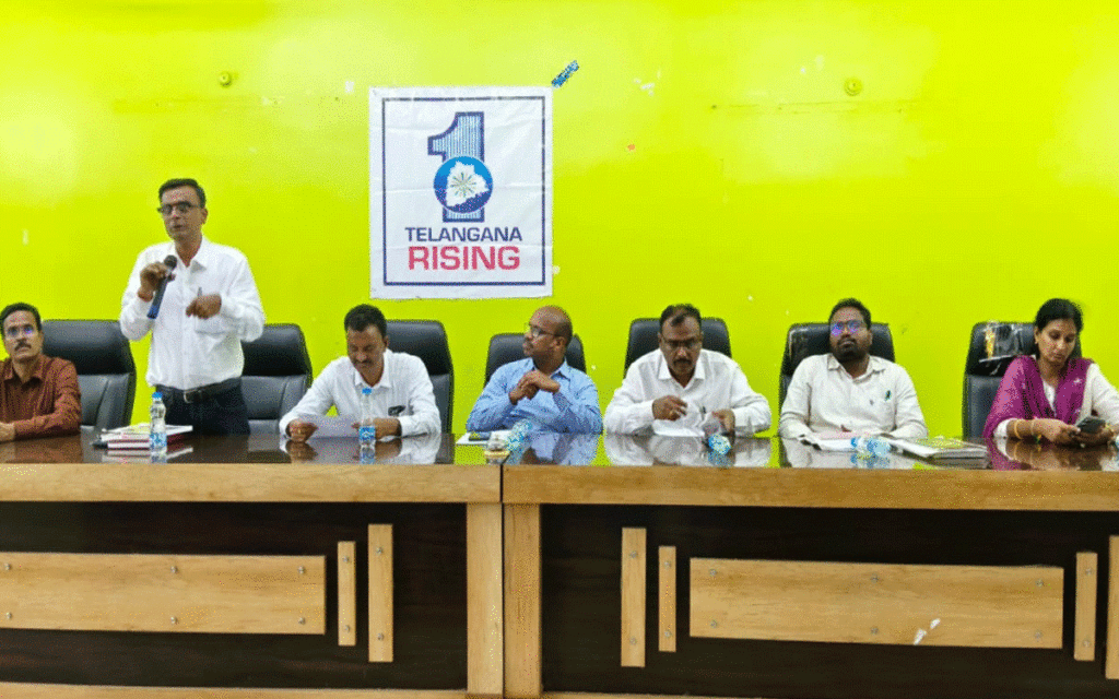 Bibinagar : గ్రామ, మండల ప‌రిపాలనపై ట్రైనీ ఎంపీడీఓల‌కు అవగాహన