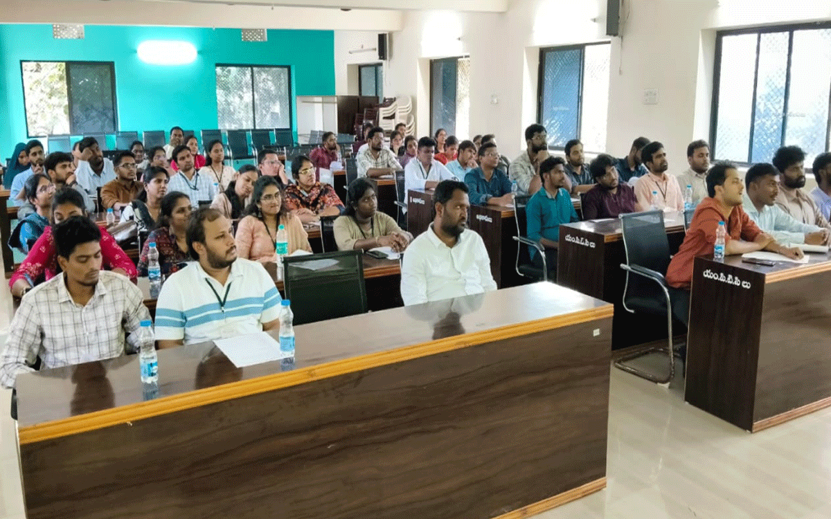 Bibinagar : గ్రామ, మండల ప‌రిపాలనపై ట్రైనీ ఎంపీడీఓల‌కు అవగాహన
