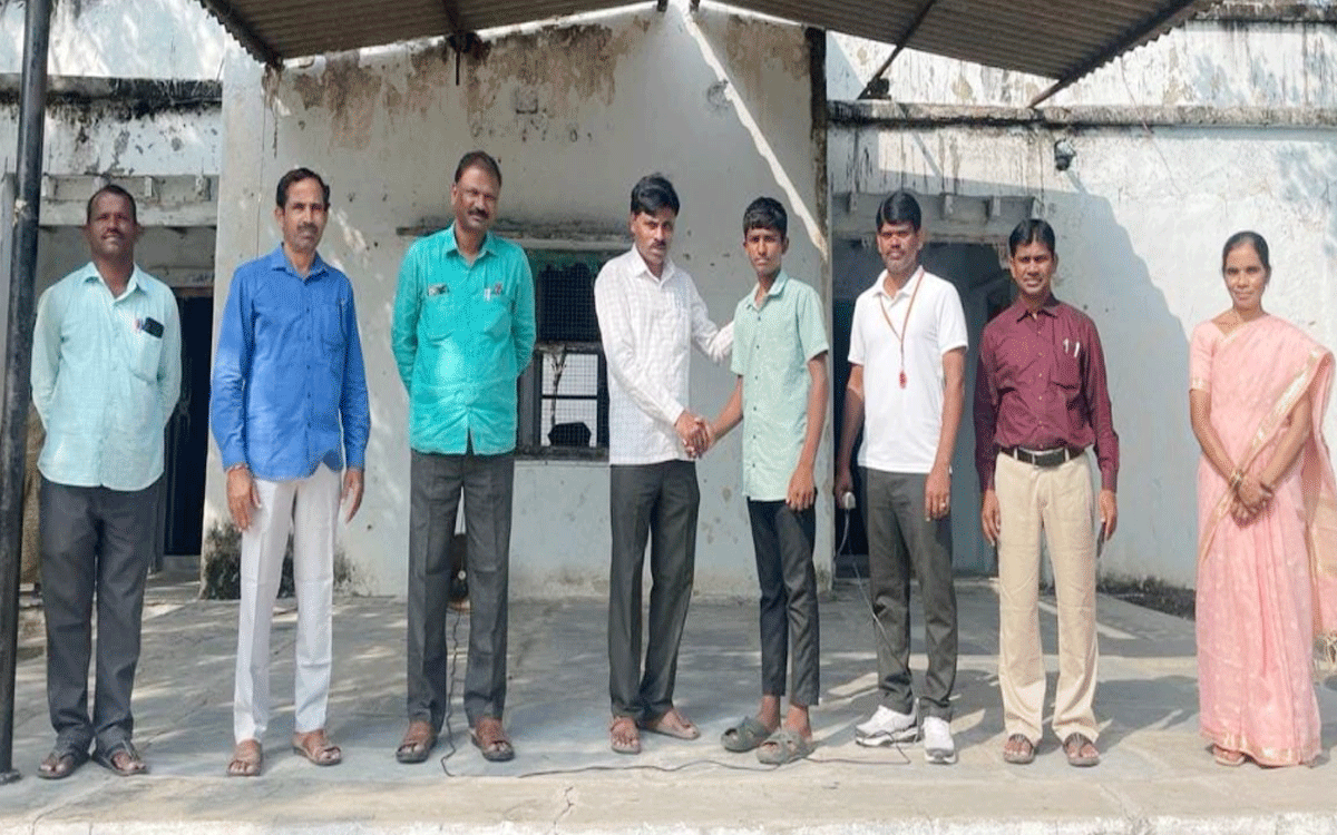 Gattuppal : జిల్లాస్థాయి వాలీబాల్ జట్టుకి వెల్మకన్నె విద్యార్థి ఎంపిక‌