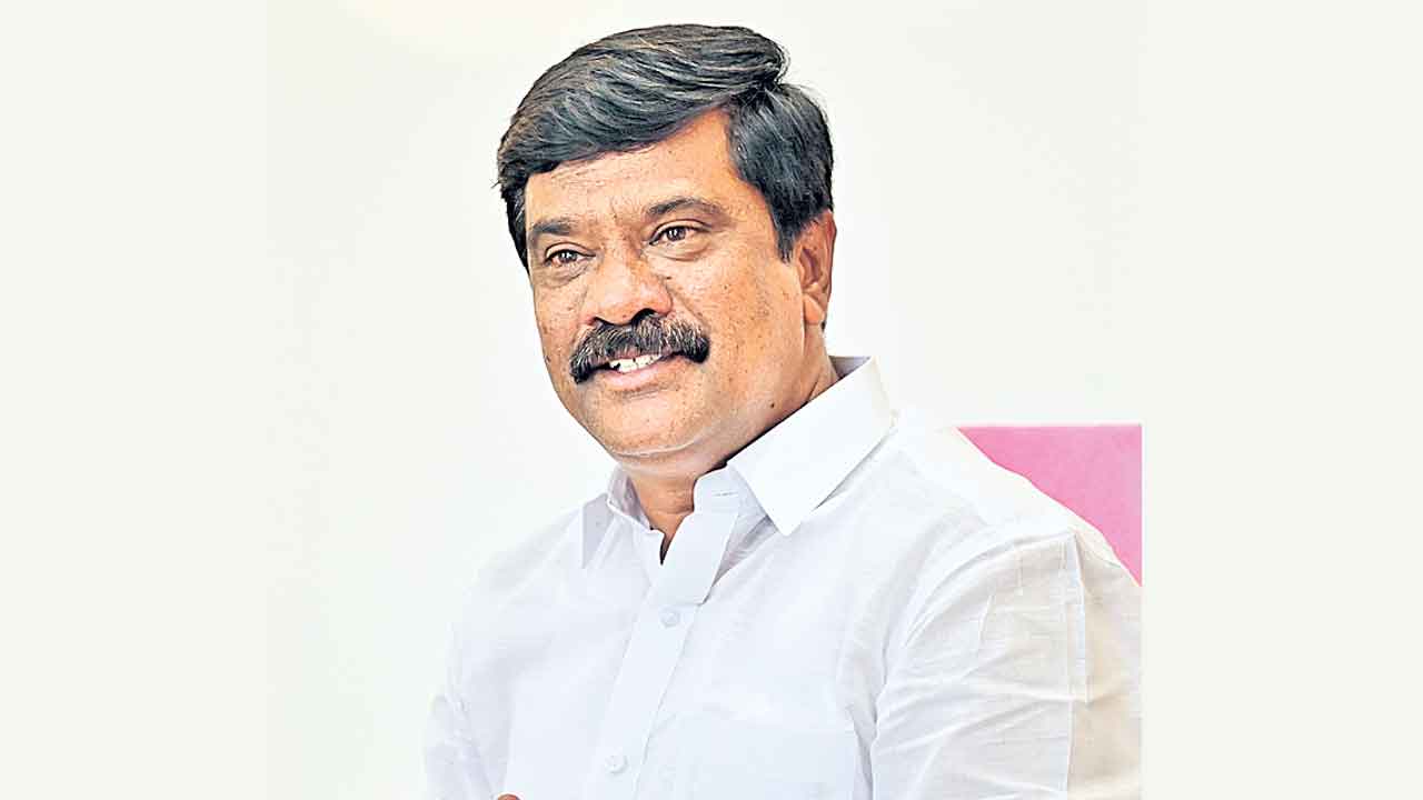 బీసీలను మోసం చేస్తున్న కాంగ్రెస్‌, బీజేపీ