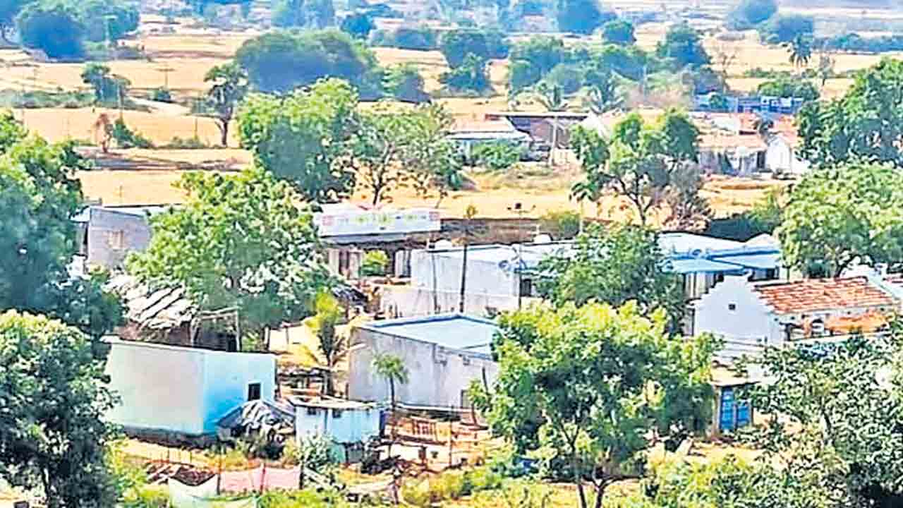 బాకీ తీర్చకుంటే బజారుకీడ్చుడే