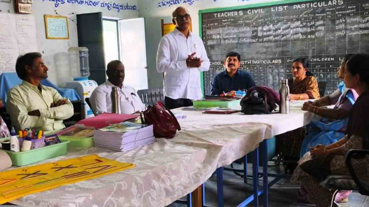 Chava Ravi | ఉద్యోగులకు కొత్త పీఆర్సీ ప్రకటించాలి  : చావ రవి