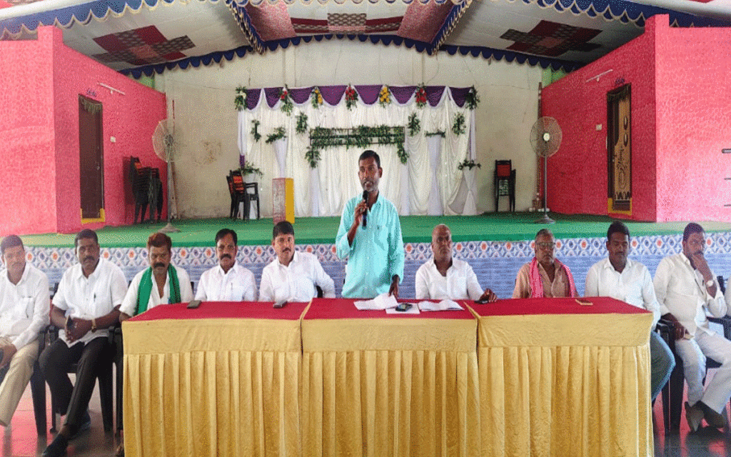 Motokondur : స్థానిక ఎన్నికల్లో ప్రజా వ్యతిరేక కాంగ్రెస్‌కు బుద్ధి చెప్పాలి : బొట్ల యాద‌య్య