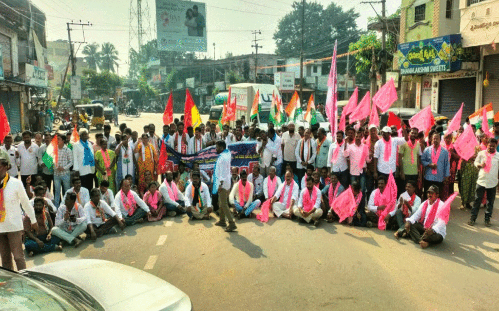 Yellandu : ఇల్లెందులో స‌జావుగా బంద్