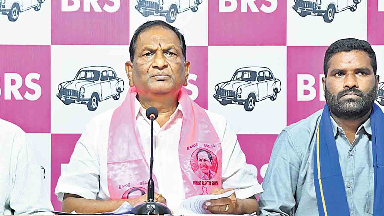 దళితులు కాంగ్రెస్‌కు బుద్ధిచెప్పాలి.. జూబ్లీహిల్స్‌లో ఓడించి కండ్లు తెరిపించాలి