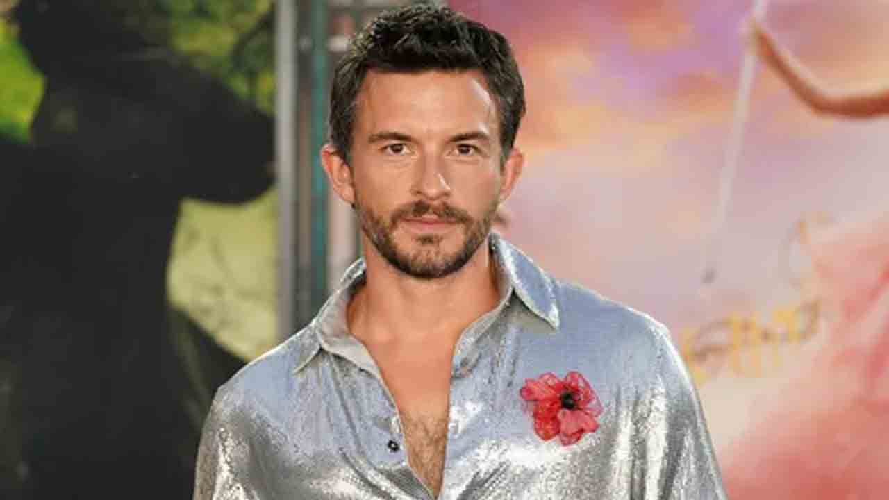 సెక్సియెస్ట్‌ మ్యాన్‌ అలైవ్‌గా నటుడు బెయిలీ