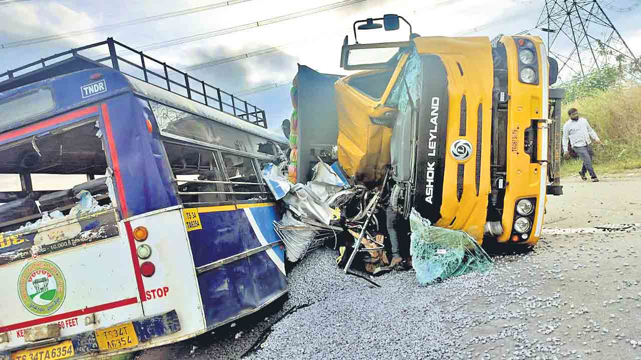 యాక్సిడెంట్స్‌ కేరాఫ్‌ బ్లాక్‌స్పాట్‌లు.. 70శాతం రోడ్డు ప్రమాదాలు అక్కడే