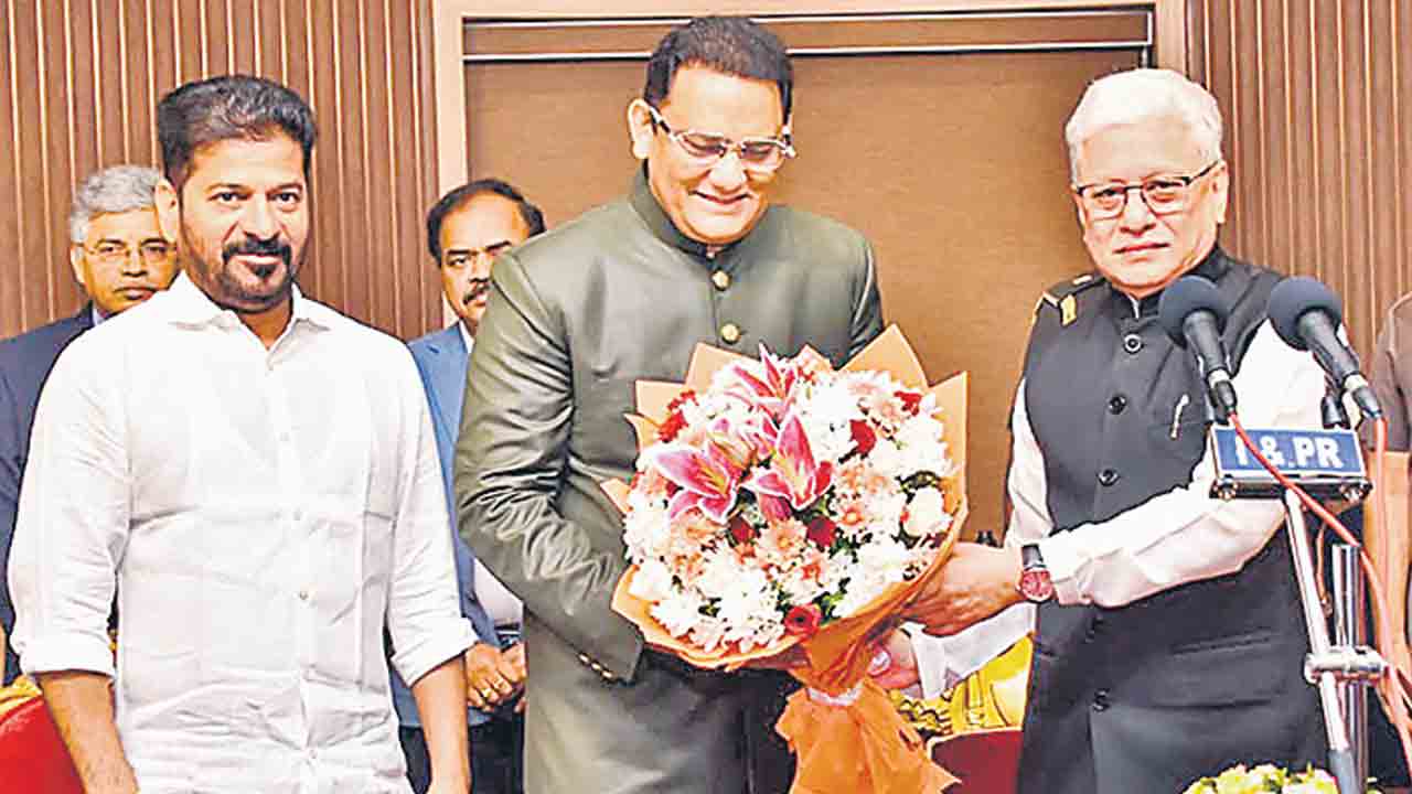 కాంగ్రెస్‌ ఇంకా ఏ కాలంలో ఉన్నది