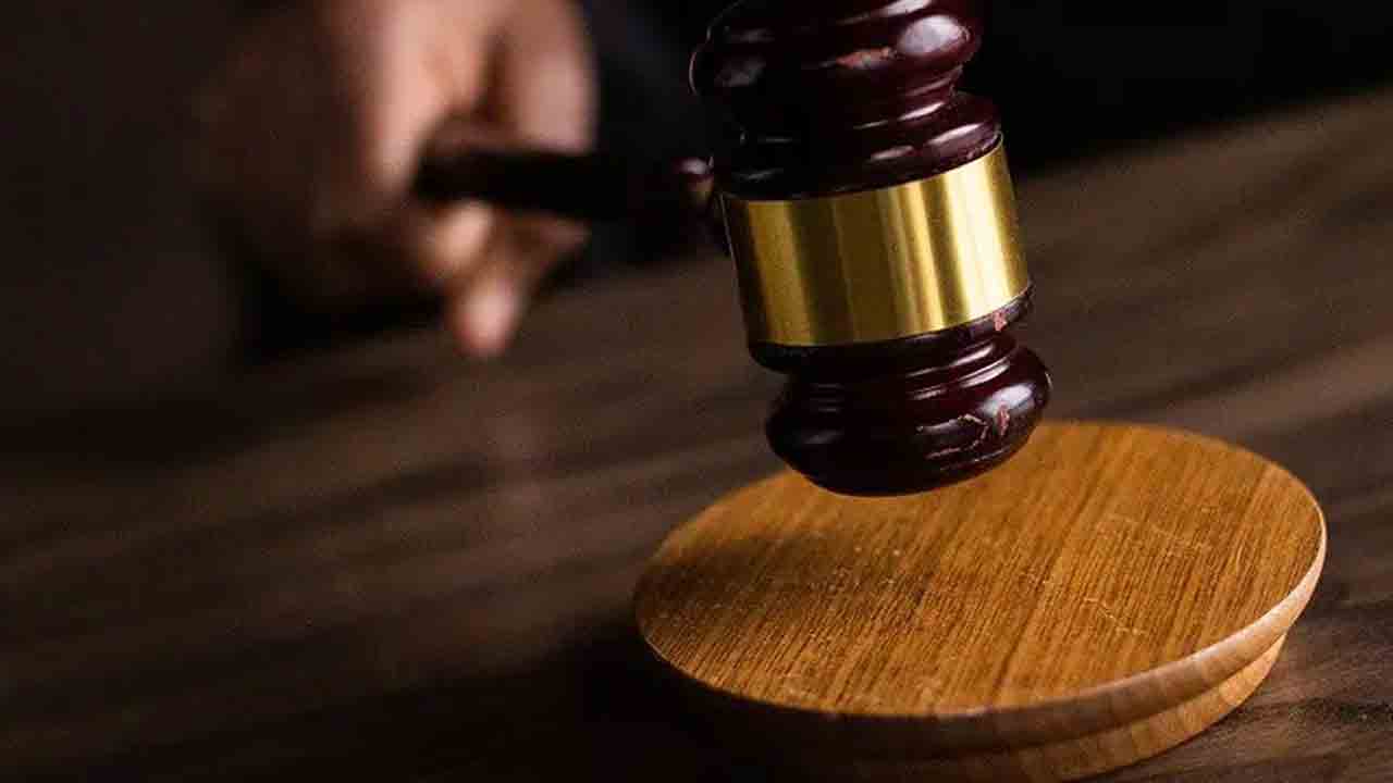 కూతురికి లైంగిక వేధింపులు.. తండ్రికి 180 ఏండ్ల జైలు