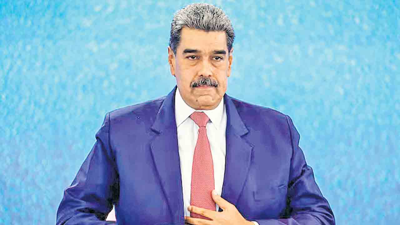 వెనిజువెలాపై సైనిక చర్య.. చుట్టుముడుతున్న అమెరికా సైన్యం