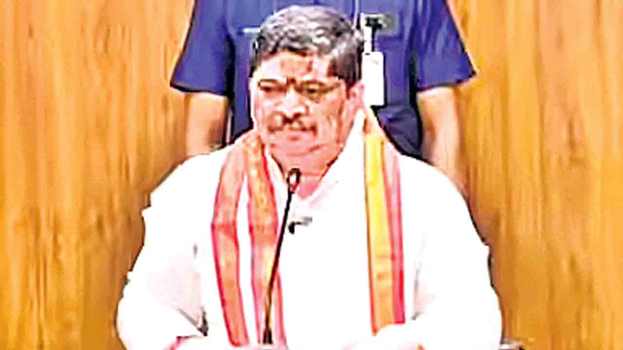 రోడ్డు ప్రమాదాలపై అవగాహన ర్యాలీలు