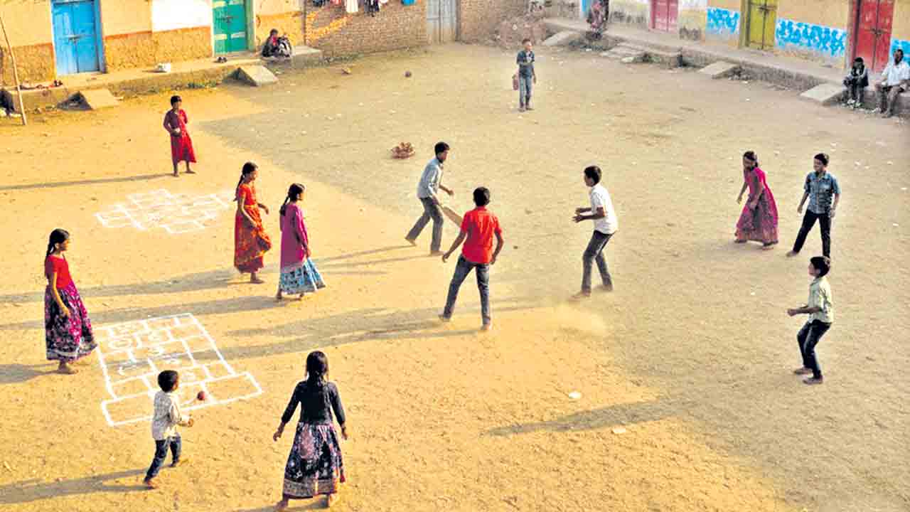 ఆరుబయట ఆడనిద్దాం..!