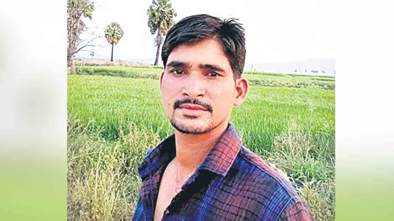 అప్పుల బాధతో రైతు ఆత్మహత్య