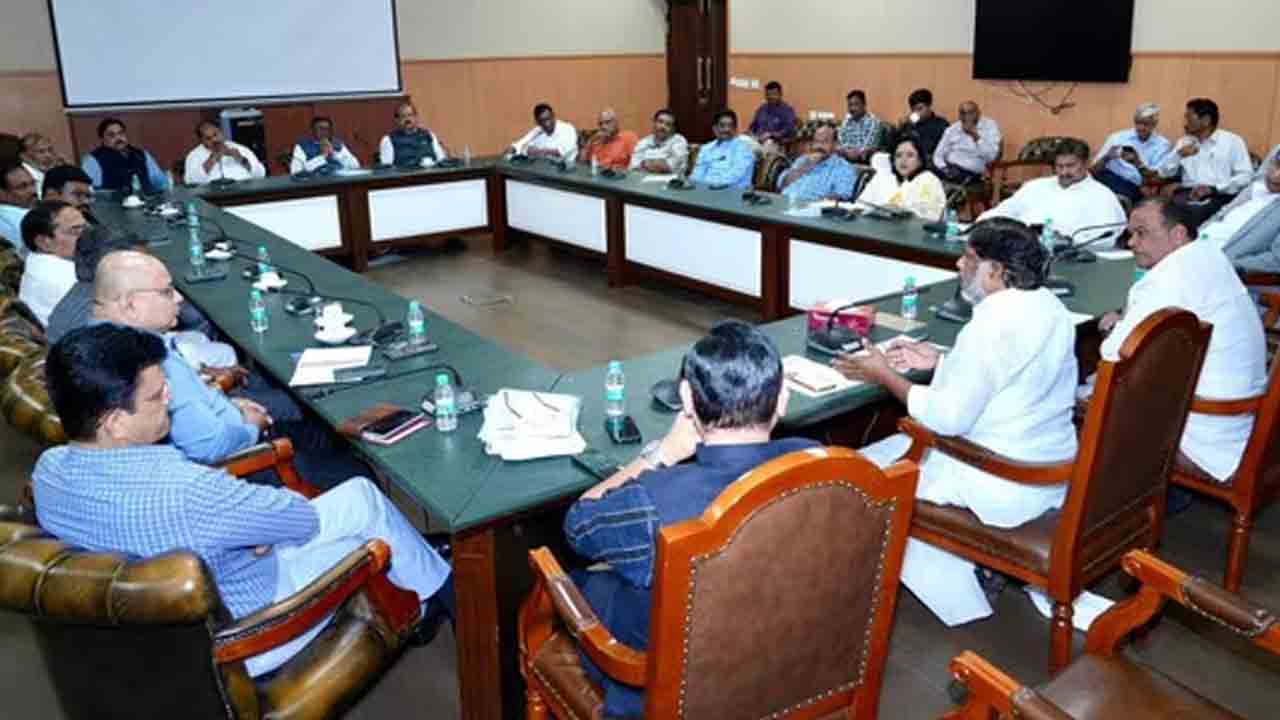 నేటినుంచి తెరుచుకోనున్న కాలేజీలు.. ప్రైవేటు కళాశాలలతో ప్రభుత్వ చర్చలు సఫలం